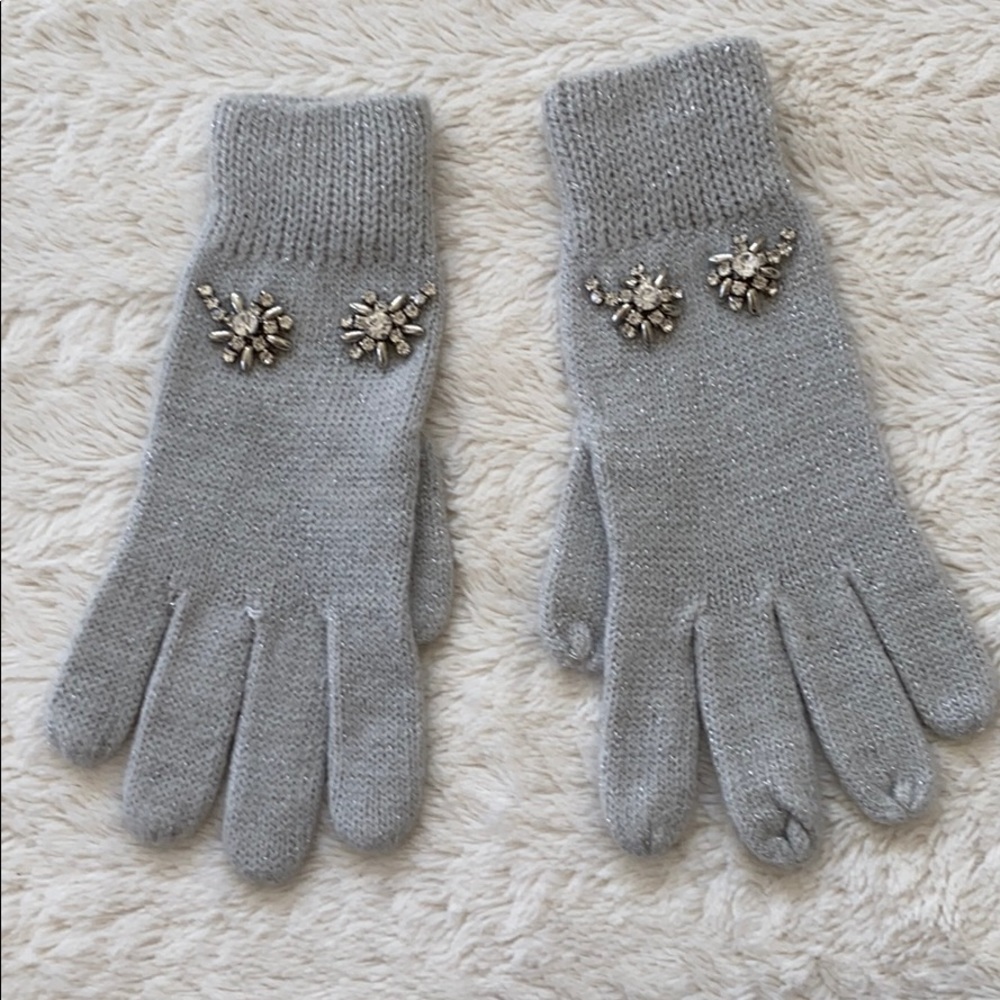 Light gray “jeweled” gloves